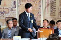 [포토]모두발언 마친 정성근 문화체육관광부장관 후보자