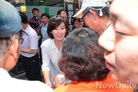 [포토]전통시장에서 출마선언한 나경원 전 의원