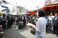 [포토]재보선 출마 기자회견중인 나경원 전 의원