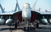 우리나라엔 없는 F-18 전폭기 '조지워싱턴호'엔 30여대가..