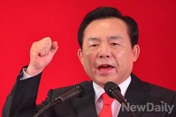 [포토]지지호소하는 이인제 후보