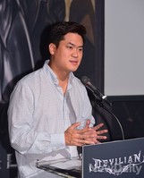 [포토]액션게임 데빌리언 선보이는 정우진 NHN엔터 대표