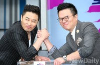 [포토]압도적7 기자간담회, 포토타임 익살스런 컬투