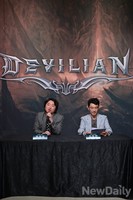 [포토]데빌리언 관련질문에 답하는 지노게임즈 박원희 대표