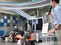 [포토]압도적7, 정찬우 '후배가하는 라이벌 프로그램 응원한다'