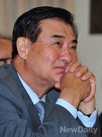 [포토]'북한 산림, 한반도를 사막화하고 있다' 출판기념회 참석한 강창희