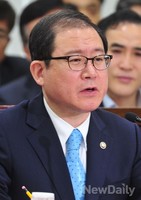 [포토]의원들의 질문에 답변하는 이성한 경찰청장