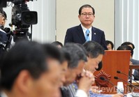 [포토]의원들의 질의를 듣고 있는 이성한 경찰청장