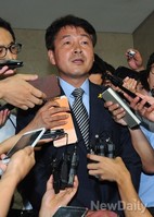 [포토]질문에 답변하는 새청치 기동민 후보