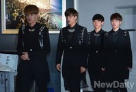 [엠카10주년]블랙의상으로 입장하는 엑소K