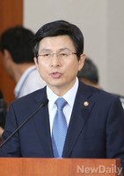 [포토]현안보고 하는 황교안 법무부 장관