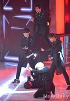 [엠카10주년]무대 준비하는 엑소K