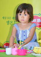 [포토]추사랑, 플래쉬 터지자 정색