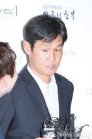 [포토]박지성 결혼, 최용수 감독 '내가 빠질수 없지'