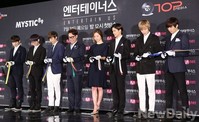 [포토]엔터테이너스, 특별한 제작보고회 커팅식
