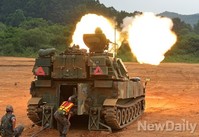 불 뿜은 K-9자주포, 포탄은 이미 적(敵)진지에