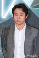[포토]JYJ 멤버쉽위크, 차분하게 무대에선 유천