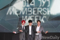 [포토]JYJ 마지막 포즈는 팬들을 향해