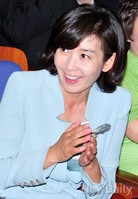 [포토]박수치는 새누리당 나경원 의원