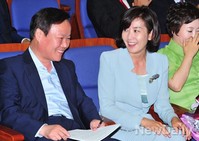 [포토]대화 나누는 '김재원-나경원'의원