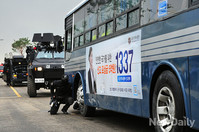 [포토] 차량 납치범과 대치 훈련중인 경찰특공대