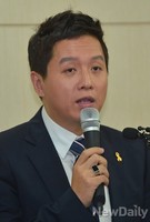 [포토]윤일병 구타사망사건 브리핑하는 임태훈 군인권센터소장