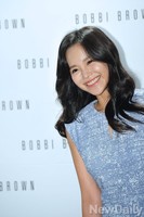 [포토]해맑게 인사하는 배우 이영아