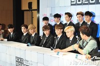 [포토]기자간단회 중인 엑소멤버 전원