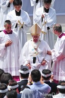 [포토]미사 접전을 마친 프란치스코 교황