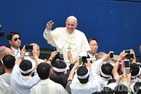 프란치스코 교황 '성모승천대축일' 미사 접전