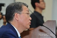 [포토]질의에 답변하는 임환수 국세청장 후보자