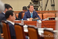 [포토]질의에 답하는 임환수 국세청장후보자