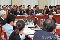 [포토]제2차 국방위원회 전체회의 열려