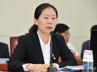 [포토]국방위 전체회의에 참석한 권은희의원