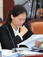 [포토]국방위 전체회의 참석한 권은희의원