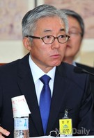 [포토]의원들의 질문에 답변하는 김종덕 장관 후보자