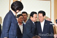 [포토]회담장 떠나는 '이완구-박영선' 여야 원내대표