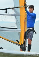 훈련에 구슬땀 흘리는 윈드서핑 국가대표 이태훈 선수