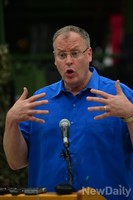 오산공군기지 장병들 격려하는 美국방부 부장관