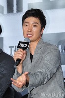 [포토]배우 박해일 줄기세포 소재에 