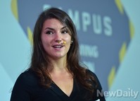 [포토] 질문에 답하는 '브리짓 빔'구글 수석 매니저