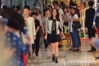 [포토] 명동백화점에 등장한 배우 김민정