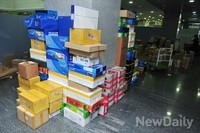 [포토]국회는 파행, 의원회관에는 추석 선물 가득