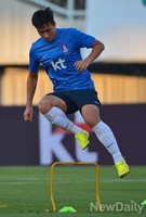 [포토] 센추리클럽 가입 앞둔 이동국, 구슬땀흘리며 훈련