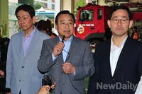 [포토]119 소방대원들 격려하는 이완구 원내대표