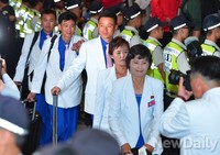 [포토] 인천아시안게임 북한선수단 1진 입국