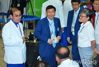 [포토] 선수촌에서 대화나누는 이에리사-장수명