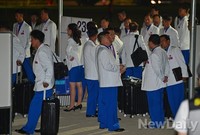[포토] 선수촌에 도착한 북한선수단