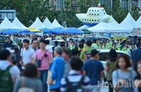 [포토] 집회로 분주한 광화문 광장