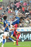 [K리그] 서울VS인천 치열한 공중볼 다툼